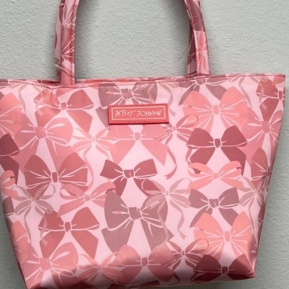 Betsey Johnson Pink Bow Pattern Insulated Lunch Zip Tote Bnwt Te Rt TL